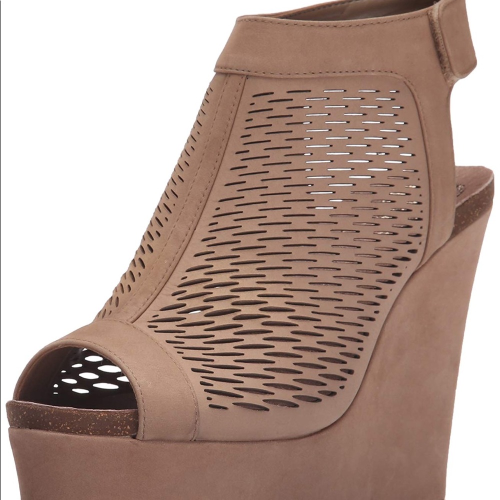 Vince Camuto Kyrene Wedges